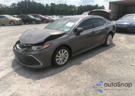 2021 Toyota Camry Le из США, поврежденный, VIN 4T1C11AK0MU589318